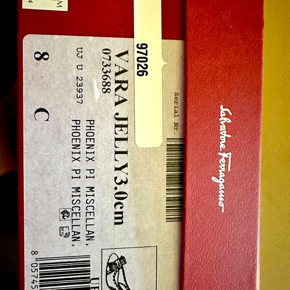New, never used. Salvatore Ferragamo Vara Jelly, Made in Italy. - Picture 5 of 5